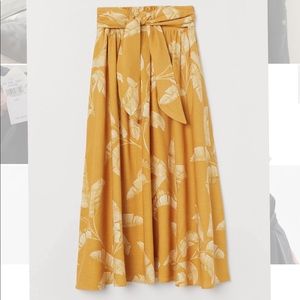 H&M Linen Blend Midi Skirt